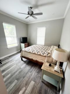 Walk or Bike Ride to beach and Centrally located - Gulfport - 1