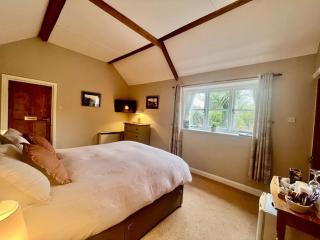 Coastal Hidden Gem - King size, ensuite room with garden - Wells-next-the-Sea - 1