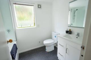 Big sale in winter three bedrooms two bathrooms in karori - 5