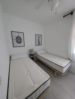 2nda linea con piscina en Miami Platja - Miami Platja - 3