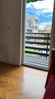 Аппарат рядом с Храмом Святого Саввы - Belgrado - 3