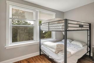 Beautiful Tower Grove Unit Recently Renovated 2S - Richmond Heights - 3