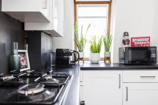 Spacious KENSINGTON Apartment - GREAT LOCATION - 3