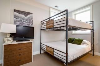 Cozy Beautiful Downtown Unit CHI in Prime River North Location near Mag Mile - 2 - Chicago - 4