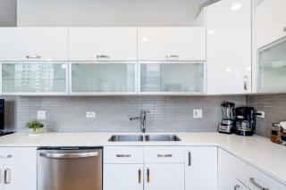 Cozy Beautiful Downtown Unit CHI in Prime River North Location near Mag Mile - 1 - Chicago - 8