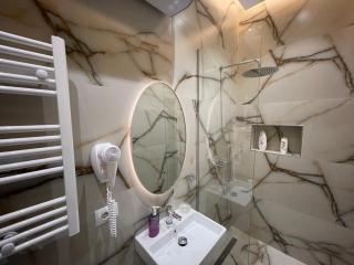 HOTEL VILA 15 - CENTER - Tirana - 6