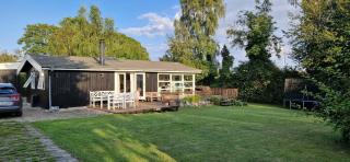 Lovely Bright Summer House Close To The Beach, - Rødvig - 0