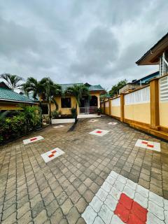 Queen Elizabeth Apartment - Dar es Salaam - 4