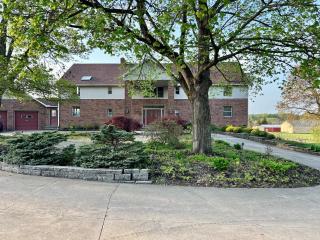 Warner-Concord Farms Bed & Breakfast - 7