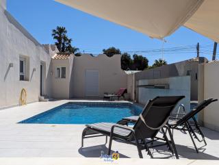 Welcoming 3 Bedroom Villa with Private Pool LB10 - Torrevieja - 0