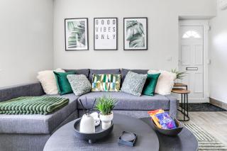 Stunning garden flat, free parking, minutes from Harry Potter - 9