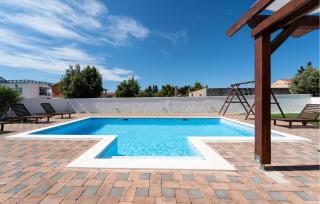 Two-Bedroom Holiday Home In Biograd - Biograd na Moru - 2