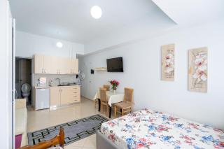 Ramo Studio Apartment - 1