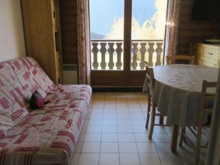 Appartement Convivial pour 4 Personnes avec Balcon et Parking à Châtel - FR-1-198-89 - Châtel - 3