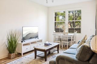 Quiet Irvine Poolside Ground Floor Apartment, Fast WIFI, Walk to Shops, Near Great Park, UCI, Irvine Spectrum - 7