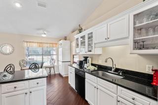 Hidden Jewel WITH A POOL - Navarre - 5