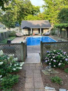 Pool House - 7