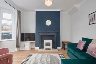 Charming 2-Bedroom House in Darlington - 0