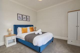 Charming 2-Bedroom House in Darlington - 1