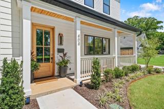 The Weekender House Pool Downtown - Bentonville - 2