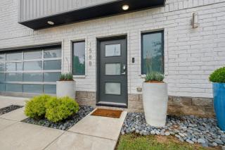 Fayetteview Rooftop Balcony Hot Tub 5 Min to DT - 1