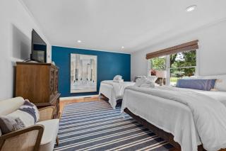 Sunny Chalet 1 block to Bentonville DT Sleeps 10 - Bentonville - 6