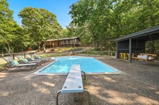 Woodland Downtown Outdoor oasis pool - Fayetteville - 0