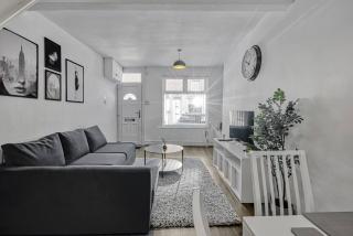 2 Bed House Sleeps 5 the heart of liverpool - Liverpool - 8