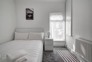 2 Bed House Sleeps 5 the heart of liverpool - Liverpool - 4