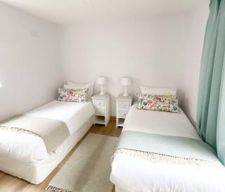 Kalk Bay Stylish 2 Bed Seaviews Garden BBQ Pool 4SJT - 7