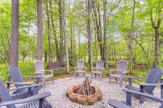 9 Mi to Sugar Mountain Newland Cabin with Fire Pit! - Newland - 8