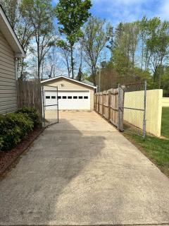 Your Cozy Retreat in Charlotte - Charlotte - 1