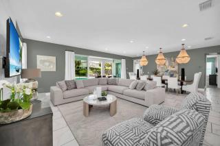 Magical 10 Bedroom Harry Potter Mansion Sleeps 30 - Orlando - 4