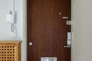 Moderni asunto kalliossa - 3