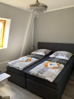 -Fewo Benz- Exklusive Ferienwohnung im Stadtzentrum von Wittenberge Modernes Ambiente, 3 Einzelzimmer für bis zu 6 Gäste - voll ausgestattet mit Waipu-TV und High-Speed-WLAN Bettwäsche und Handtücher inklusive! - Wittenberge - 9