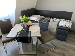 -Fewo Benz- Exklusive Ferienwohnung im Stadtzentrum von Wittenberge Modernes Ambiente, 3 Einzelzimmer für bis zu 6 Gäste - voll ausgestattet mit Waipu-TV und High-Speed-WLAN Bettwäsche und Handtücher inklusive! - Wittenberge - 8