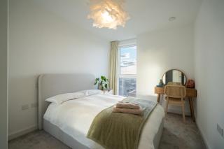 Sunset Retreat: Steps from Heathrow/Twickenham - Hounslow - 4
