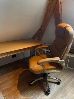 Stort loftsrom i Ålesund sentrum med enkel frokost - 7