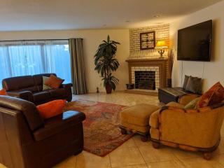 Spacious House in Fort Lauderdale - Minutes from Beach - 9