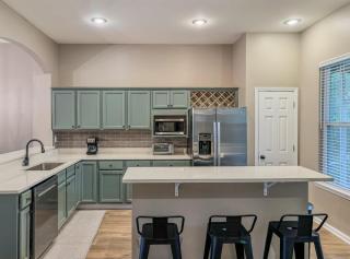 Lite House II at Martinique by ALBVR - Pet Friendly Beach Home, Outdoor & Indoor Pool, Sauna, Hot Tub, Fitness Room, Tennis Courts, Golf Cart, and Just Steps to the Beach - Gulf Highlands - 3