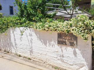 Magda's garden home. - 1