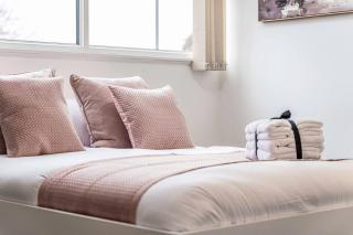 Modern Apartment in Central Location with Free Parking, Fast Wifi, Smart TV with Netflix, Prime and Disney by Yoko Property - Nottingham - 1