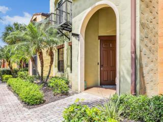 Luxury Paseo Townhome Pool Bars and Beaches - 2