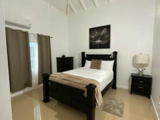 Tropical Villa at Lakeside View - 8