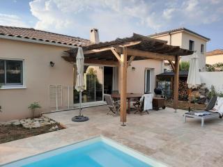 Superbe villa face Pic St Loup, piscine, pkg, wifi - Le Triadou - 8