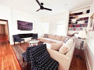 West Wing of Captain Morse House Waterfront, Town - 6