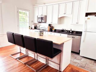 West Wing of Captain Morse House Waterfront, Town - 2