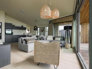 Beautiful holiday home with garden - 9