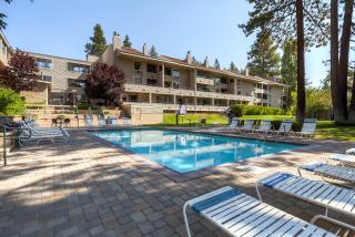 Lakeland Village 619 Lovely Family Lakefront - South Lake Tahoe - 2
