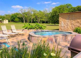 WW D302 Chateau Relaxeau - New Braunfels - 3